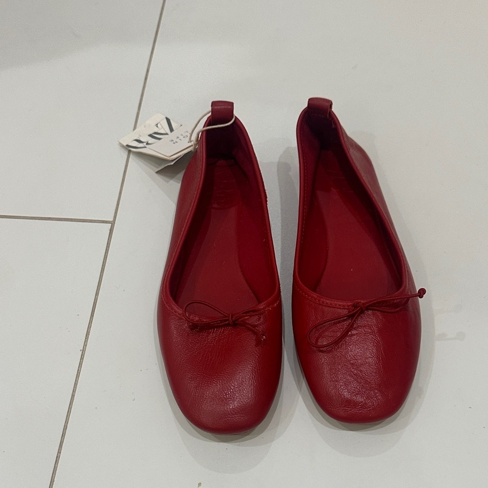 Zara Red Ballet Flats 2.5 girls NWT bow leather